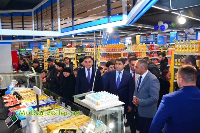 “Tamstore” marketlər şəbəkəsinin Ağstafada ilk mağazası əhalinin istifadəsinə verilib