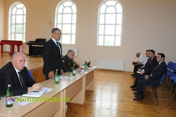 Eyvaz Hüseynov növbəti dəfə vətəndaşların müraciətlərini dinləyib