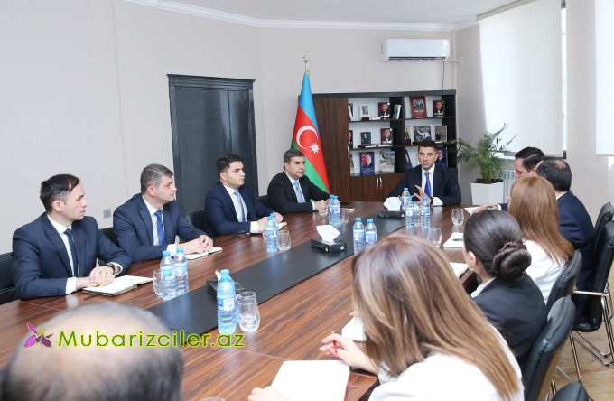 Gəncədə 2024-2025-ci tədris ilinin yekunlarına həsr olunmuş hesabat tədbiri keçirilib