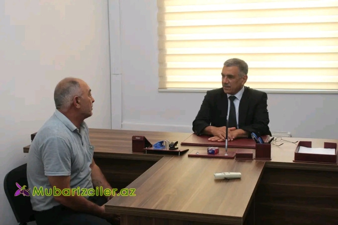 Eyvaz Hüseynov vətəndaşları qəbul edib