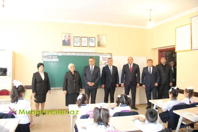 Goranboyun İcra başçısı “15 sentyabr-Bilik Günü” münasibətilə Tatarlı kənd tam orta məktəbində şagirdlərlə görüşdü