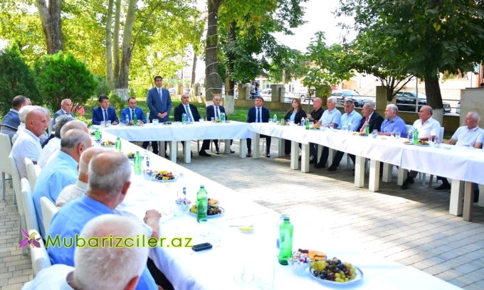 Seymur Orucov rayon ağsaqqalları ilə görüş keçirib