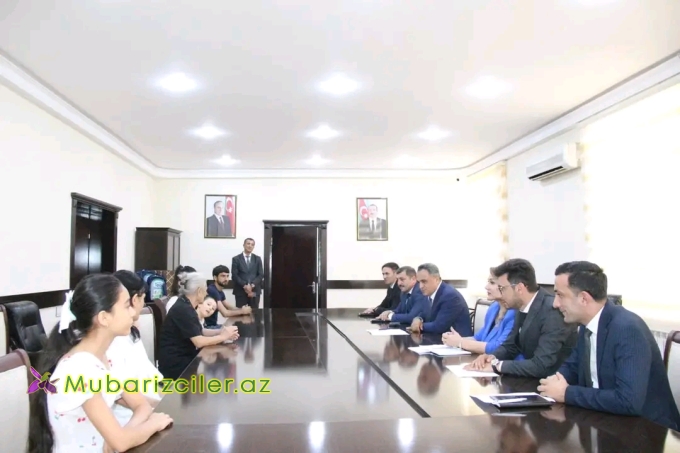 Məhərrəm Quliyev məktəbəqədər hazırlıq kursuna gedəcək şəhid övladları ilə görüşüb
