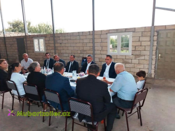 Məhərrəm Quliyev şəhid övladını 1-ci sinfə getməsi münasibəti ilə ziyarət etdi