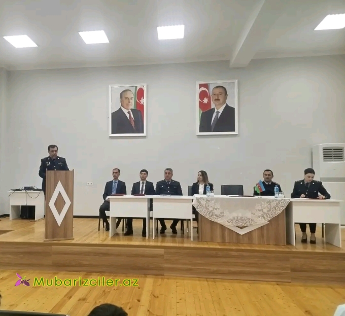 Şabranda polis məktəblilərlə görüşüb
