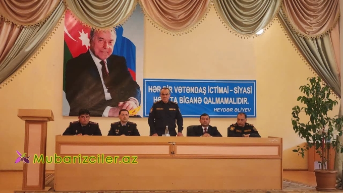Naftalan Polisi məktəblilərlə görüşüb