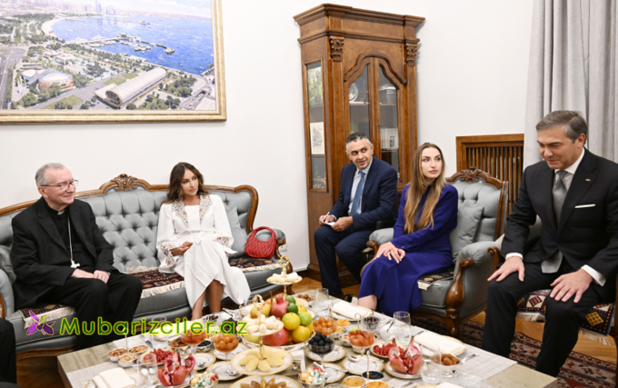 Mehriban Əliyeva səfirlik ofisinin açılışında