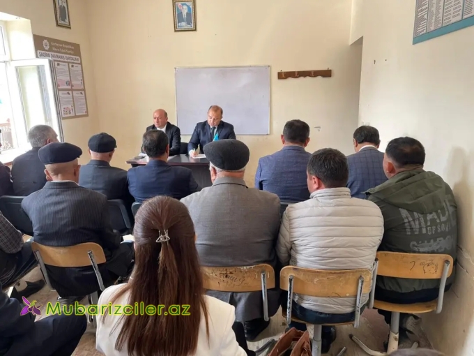 Azər Qocayev Bakı şəhəri Xəzər rayonu Qala qəsəbəsində səyyar qəbul keçirdi
