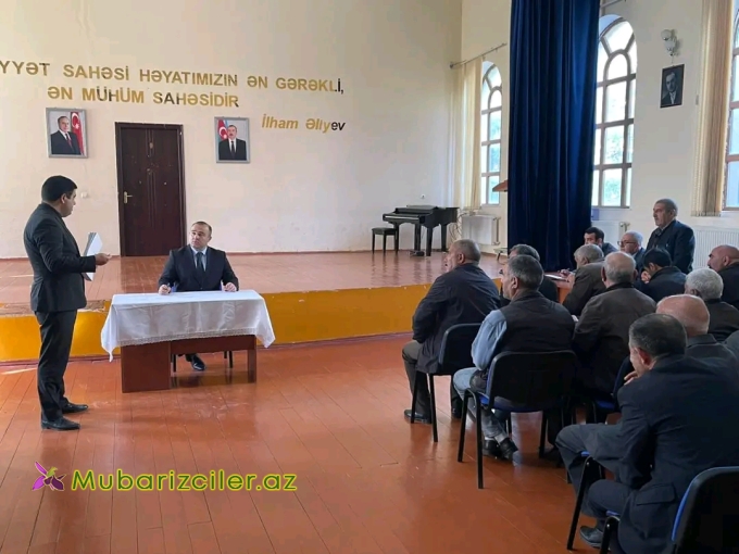 Azər Qocayev Goranboyda məskunlaşmış Kəlbəcər sakinlərinin müraciətlərini dinləyib