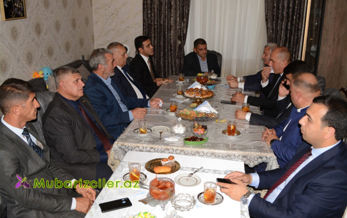 Deputat şəhid ailəsini ziyarət edib