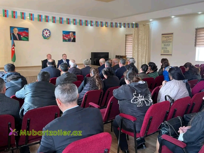 Azər Qocayev Sumqayıtda vətəndaşların müraciətlərini dinləyib