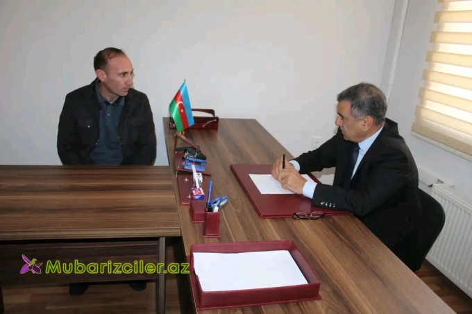 Eyvaz Hüseynov vətəndaşları qəbul edib