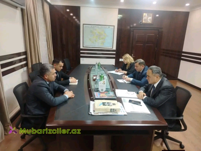 Elşən Hüseynov Goranboy Rayon İcra Hakimiyyətinin başçısı Məhərrəm Quliyev ilə görüşüb