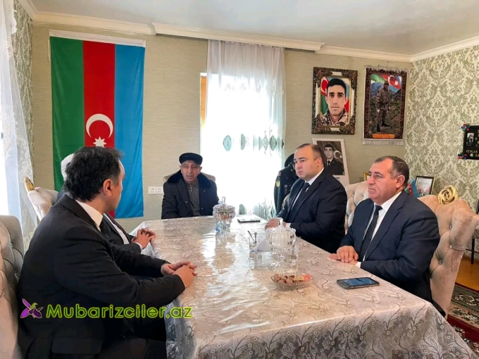 Azər Qocayev şəhid Həsənli Seymur Qələndər oğlunun ailəsini ziyarət edib