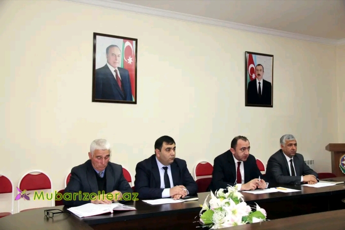 Orxan Abbasov vətəndaşların müraciətlərini dinləyib