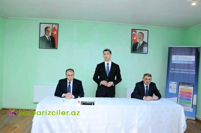 Vüqar Novruzov Əlimədədli kəndində vətəndaşlarla görüşüb