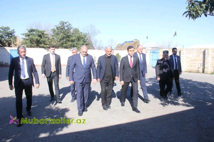 Anar Məmmədov Tərtərdə şəhid ailəsini ziyarət edib