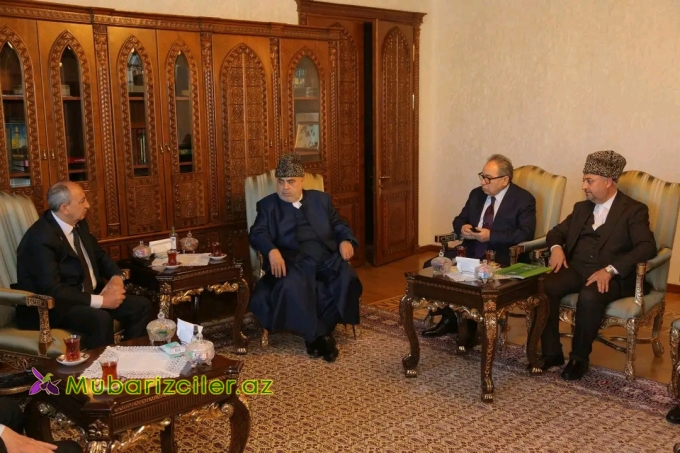 Qafqaz Müsəlmanları İdarəsində Qərbi Azərbaycan İcmasının rəhbər heyəti ilə görüş keçirilib