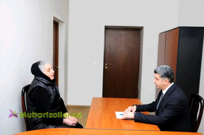 Vüqar Novruzov Şəhid anası ilə görüşüb