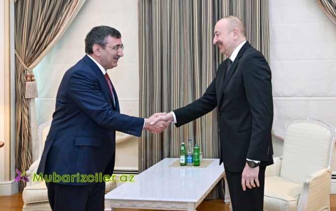 Prezident Cevdet Yılmazı qəbul etdi