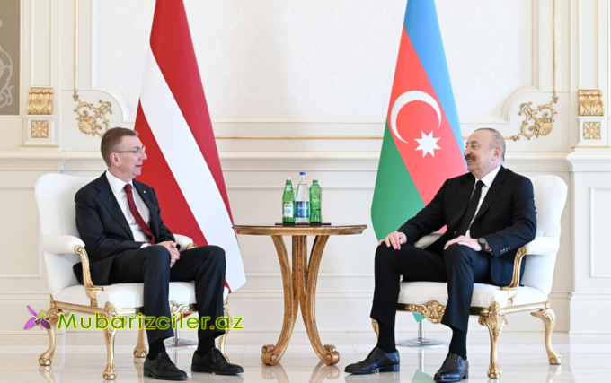 Prezidentlər təkbətək görüşdü
