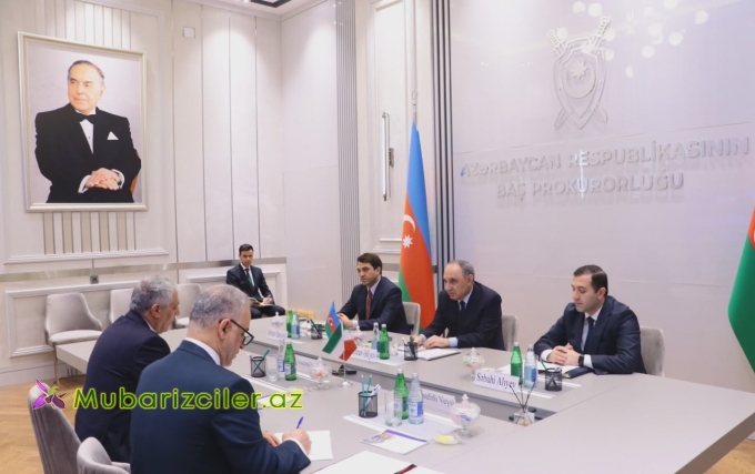 Kamran Əliyev İran səfirini qəbul etdi