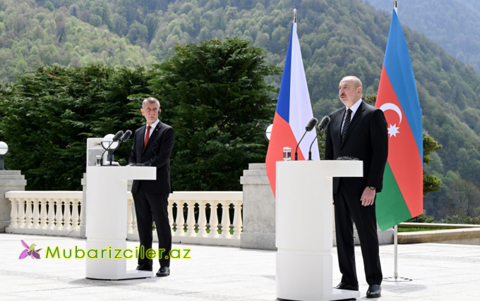 İlham Əliyev və Andrey Babiş mətbuata bəyanatlarla çıxış etdilər
