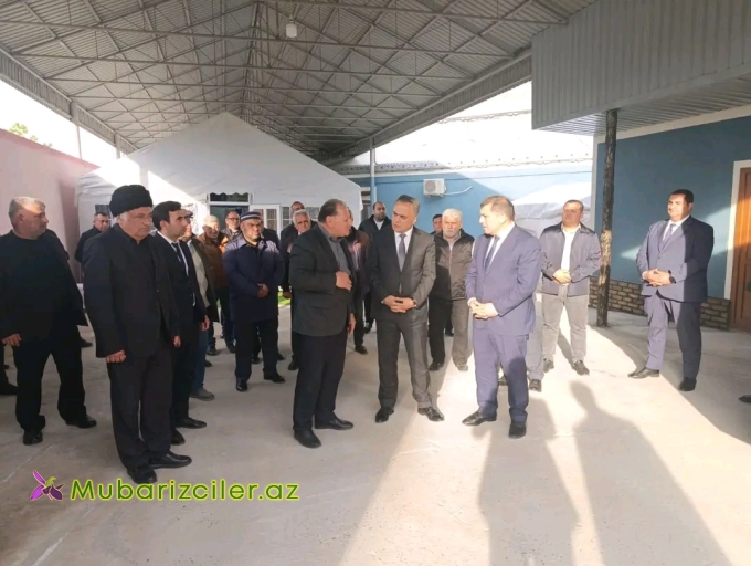 İcra Başçısı şəhid anasının yas mərasimində iştrak edib