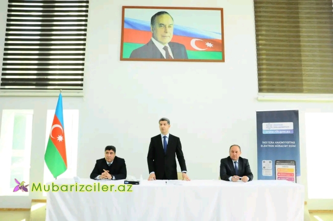 Göygölün İcra başçısı şəhər sakinləri ilə görüşüb