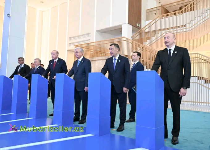 Prezidentlə həmkarları təməlqoyma mərasimində