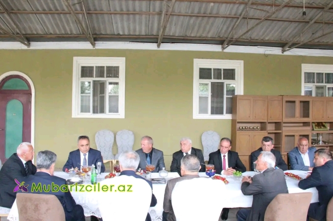 Goranboyun İcra başçısı rayon ağsaqqalı Adil Rzayevi yubileyi ilə bağlı evində ziyarət etdi