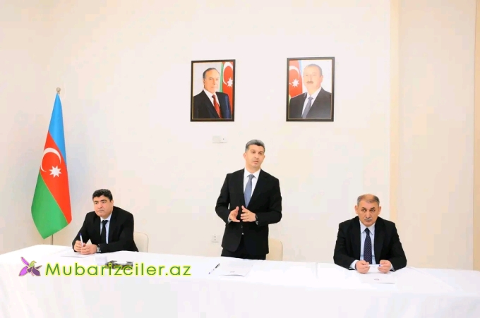 Göygölün İcra başçısı şəhər sakinləri ilə görüşüb