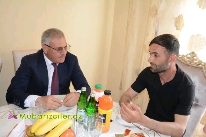 Müstəqim Məmmədov Vətən Müharibəsi əlili Məhəbət Nifdalıyevi ziyarət edib