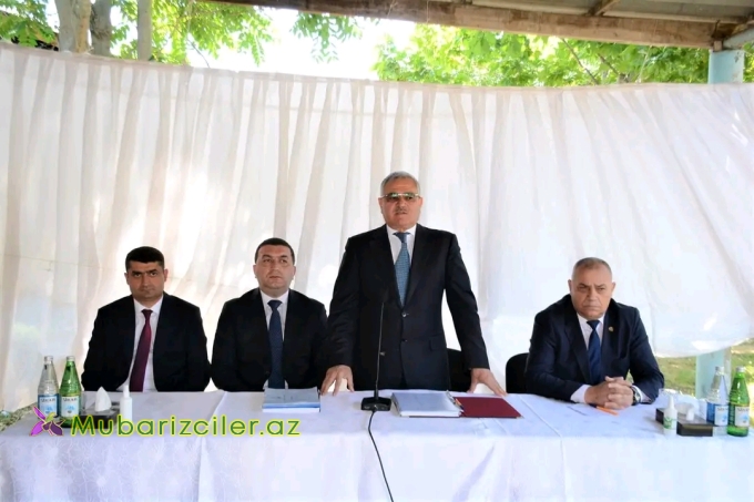 Tərtərin İcra başçısı Qapanlı kənd sakinlərinin müraciətlərini dinləyib