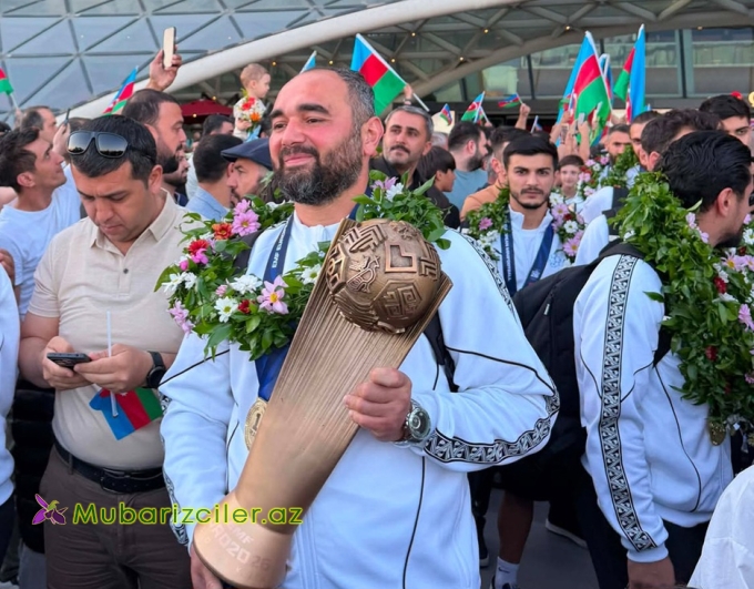 Millimiz Bakıda belə qarşılandı
