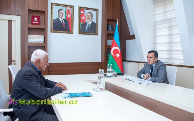 Şəmkirin İcra başçısı vətəndaşları qəbul edib