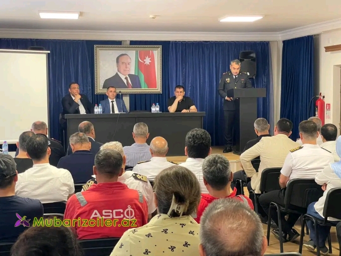 DİN Su Nəqliyyatında Polis İdarəsinin əməkdaşları tərəfindən Xəzər Dəniz Neft Donanmasında maarifləndirici tədbir keçirilib.
