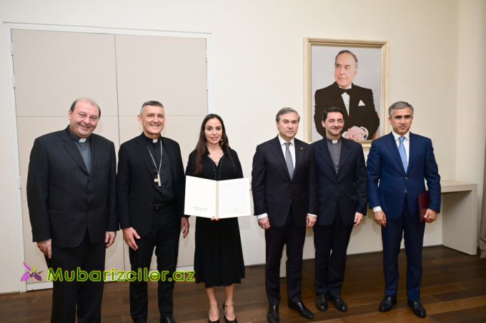 Azərbaycana aid bu sənədi Leyla Əliyevaya təqdim etdilər