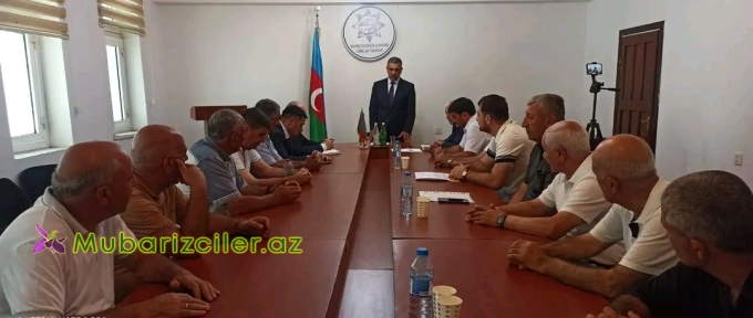 Xocavəndin İcra başçısı Nərimanov rayonunda vətəndaşların müraciətini dinləyib