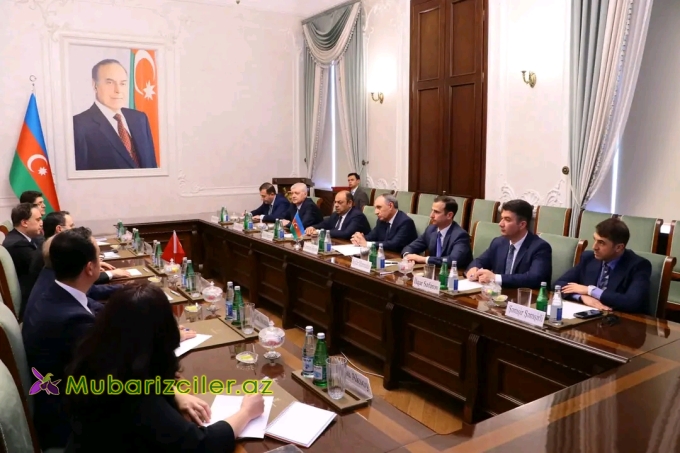 Baş prokuror Kamran Əliyev Türkiyənin ədliyyə naziri Akın Gürleklə görüşüb