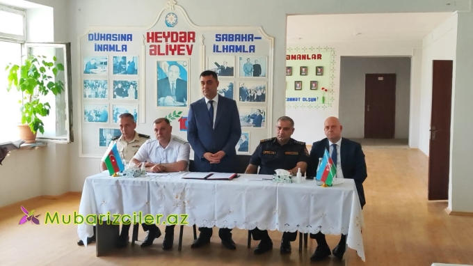 Yevlağın İcra başçısı Havarlı kənd sakinlərinin müraciətlərini dinləyib