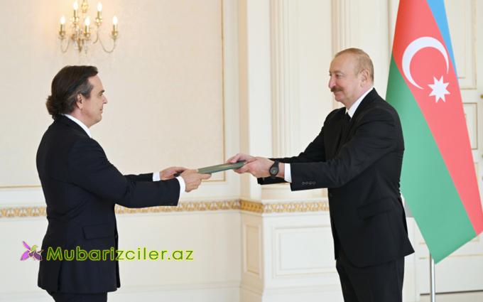 Prezident yeni səfirləri qəbul etdi