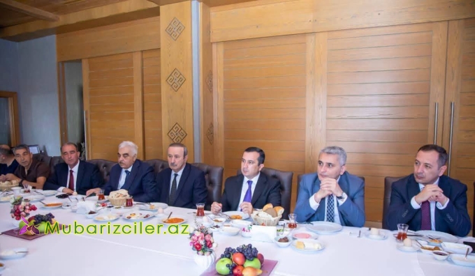22 iyul – Milli Mətbuat Günü münasibətilə Şəmkir Rayon İcra Hakimiyyətinin başçısı Rəşad Tağıyev media nümayəndələri ilə görüşüb