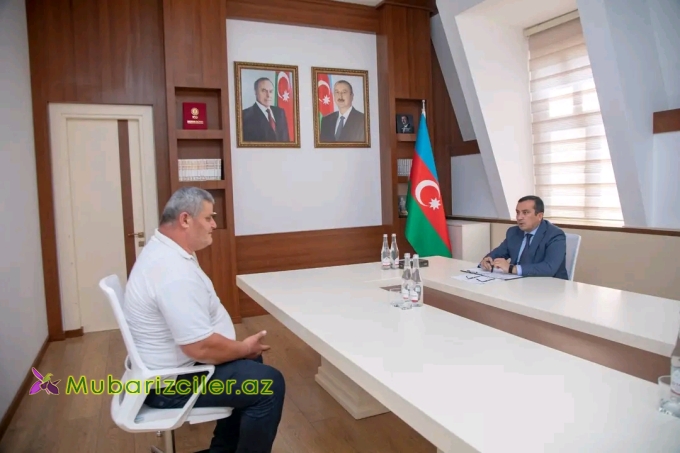 Şəmkirin İcra başçısı vətəndaşları qəbul edib