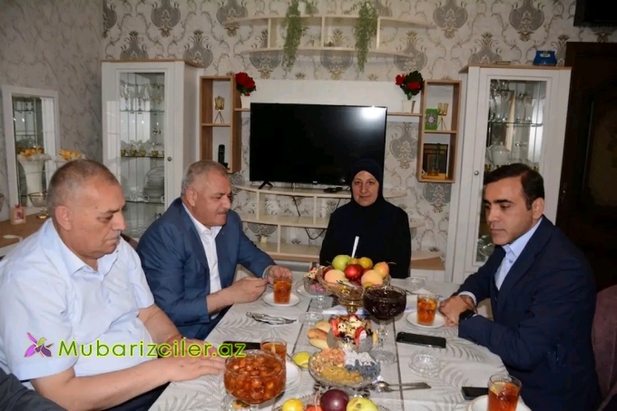 Deputat və İcra başçısı şəhid ailəsini ziyarət etdilər