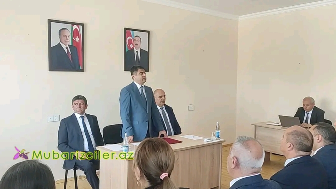 Seymur Orucov Vurğun qəsəbəsində vətəndaşların müraciətlərini dinləyib