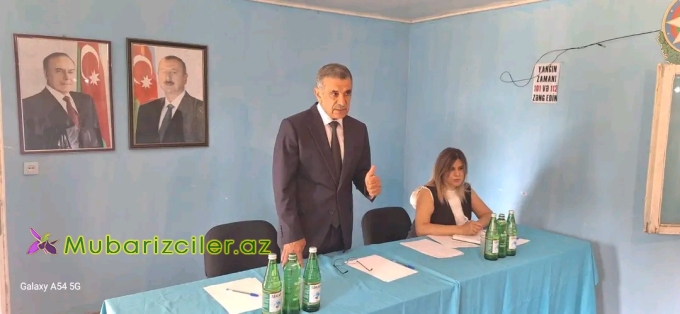 Eyvaz Hüseynov Beyləqan rayonunun inzibati ərazisində məcburi köçkünlər üçün tikilmiş Yeni Xocavənd qəsəbəsində vətəndaş qəbulu keçirdib