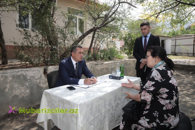 Rəşad Tağıyev Mehrili kənd sakinlərinin müraciətlərini dinləyib