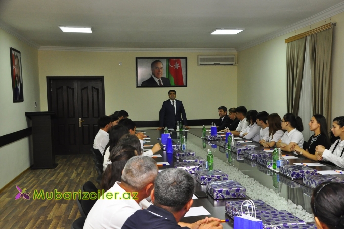 Ağstafada yüksək nəticə göstərən abituriyentlərlə görüş keçirilib