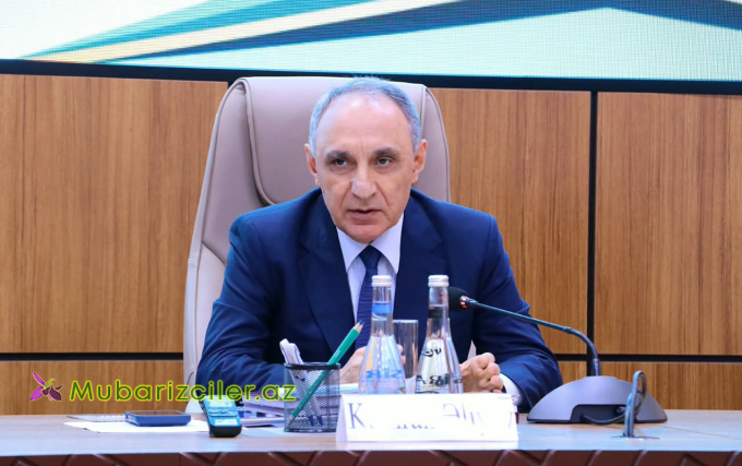 Kamran Əliyev iclas keçirdi